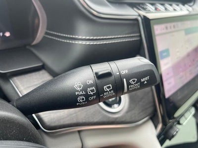 2023 Jeep Grand Cherokee Base