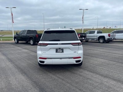 2023 Jeep Grand Cherokee Base