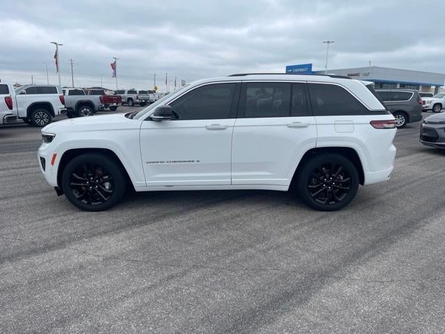 2023 Jeep Grand Cherokee Base