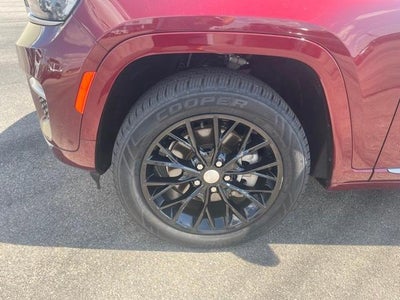 2022 Jeep Grand Cherokee Base