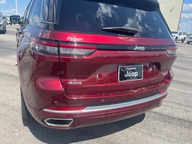 2022 Jeep Grand Cherokee Base