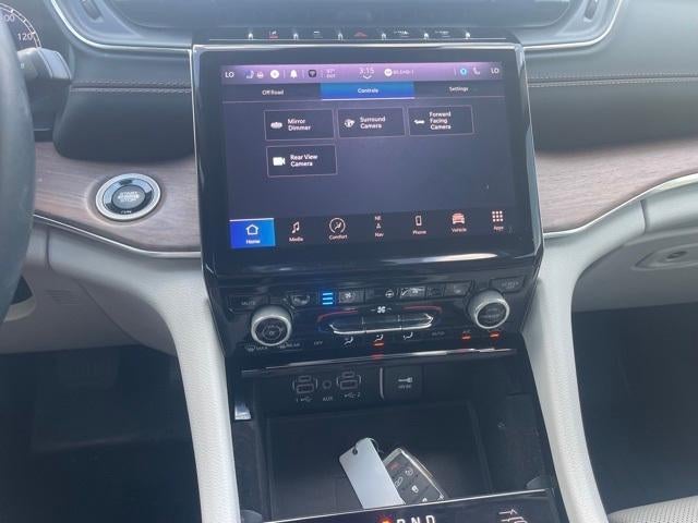 2022 Jeep Grand Cherokee Base