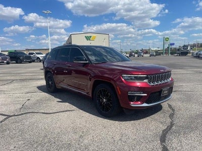 2022 Jeep Grand Cherokee Base