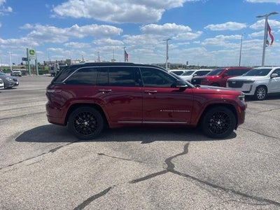 2022 Jeep Grand Cherokee Base