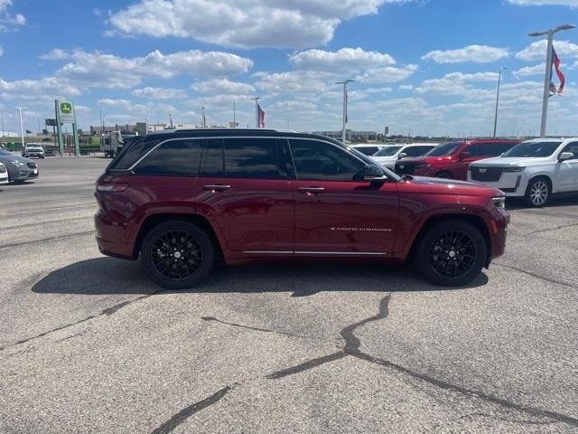2022 Jeep Grand Cherokee Base