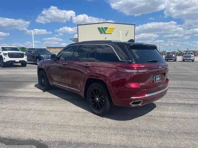 2022 Jeep Grand Cherokee Base