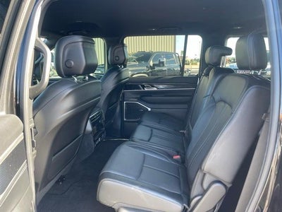 2022 Jeep Wagoneer Base