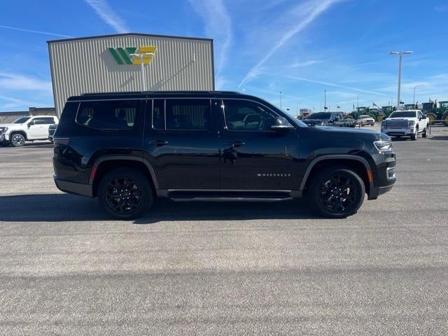 2022 Jeep Wagoneer Base