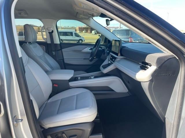 2025 Ford Explorer Base