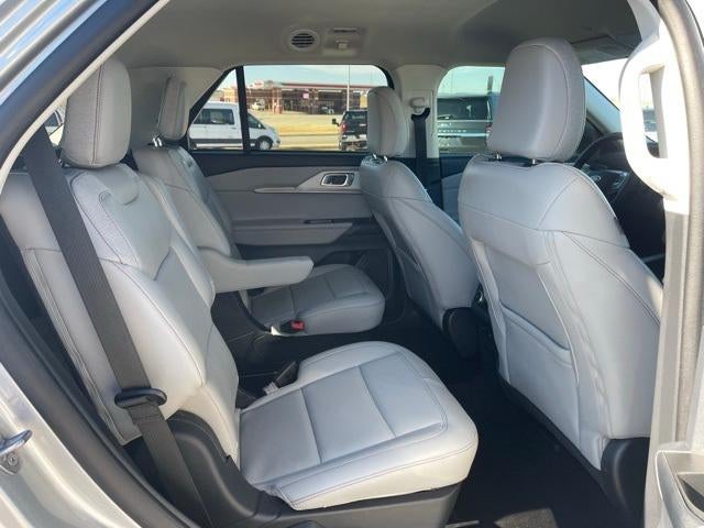 2025 Ford Explorer Base