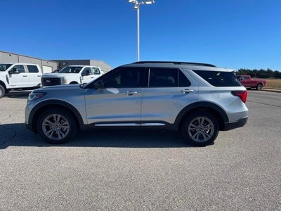 2025 Ford Explorer Base