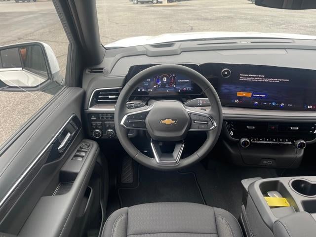 2025 Chevrolet Suburban Base