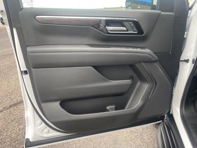 2025 Chevrolet Suburban Base