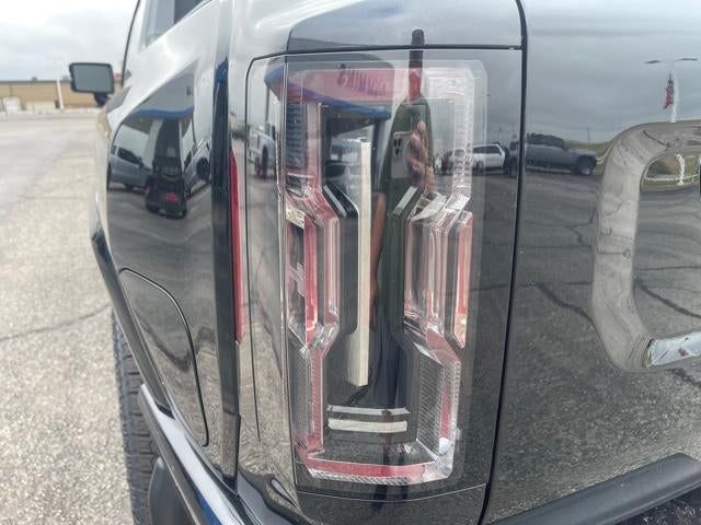 2025 GMC HUMMER EV Pickup Base