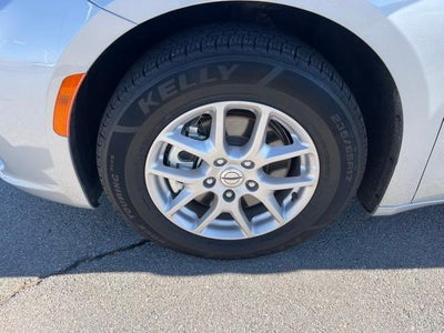 2024 Chrysler Pacifica Base