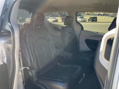 2024 Chrysler Pacifica Base