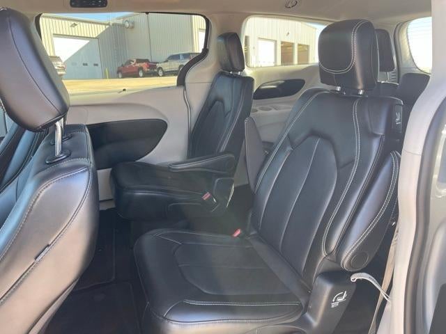 2024 Chrysler Pacifica Base