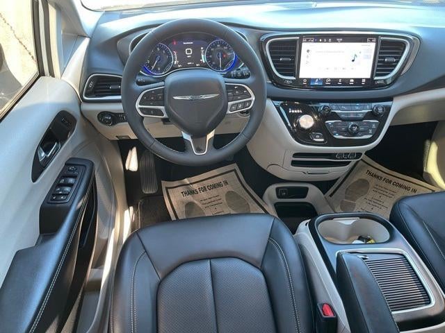 2024 Chrysler Pacifica Base