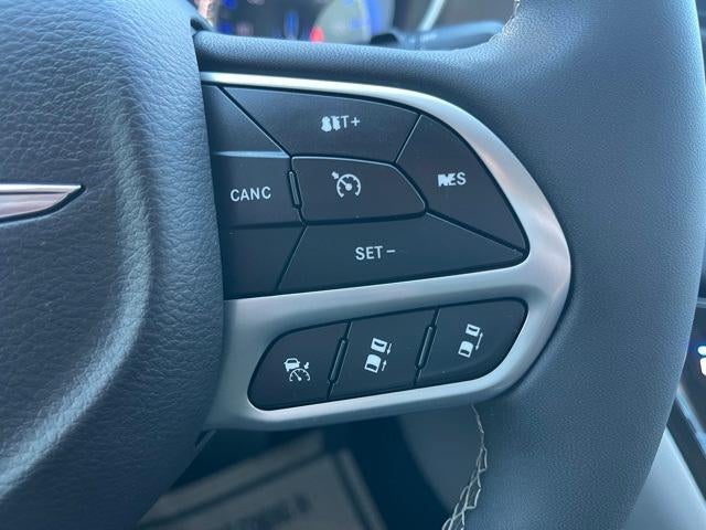 2024 Chrysler Pacifica Base