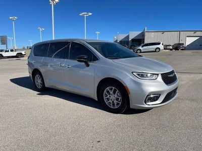 2024 Chrysler Pacifica Base