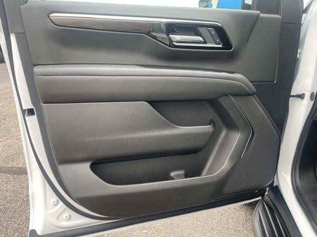 2025 Chevrolet Suburban LS