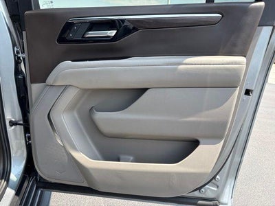2025 Chevrolet Suburban LT