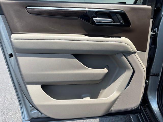 2025 Chevrolet Suburban LT
