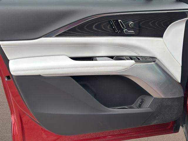 2024 Cadillac LYRIQ Luxury 2