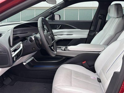 2024 Cadillac LYRIQ Luxury 2