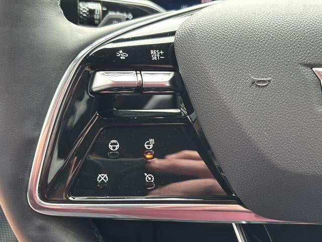 2024 Cadillac LYRIQ Luxury 2