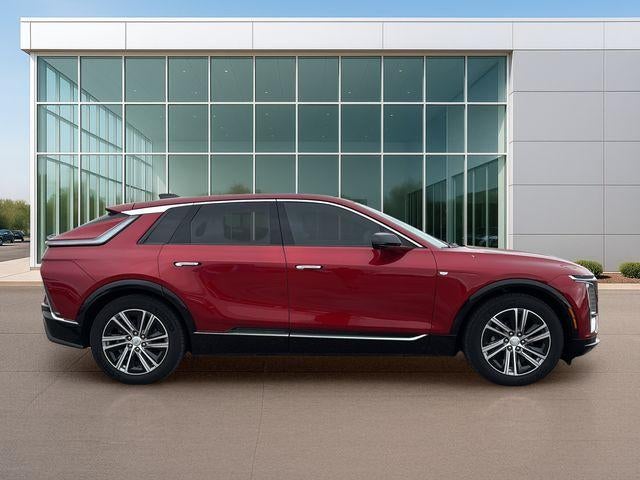 2024 Cadillac LYRIQ Luxury 2